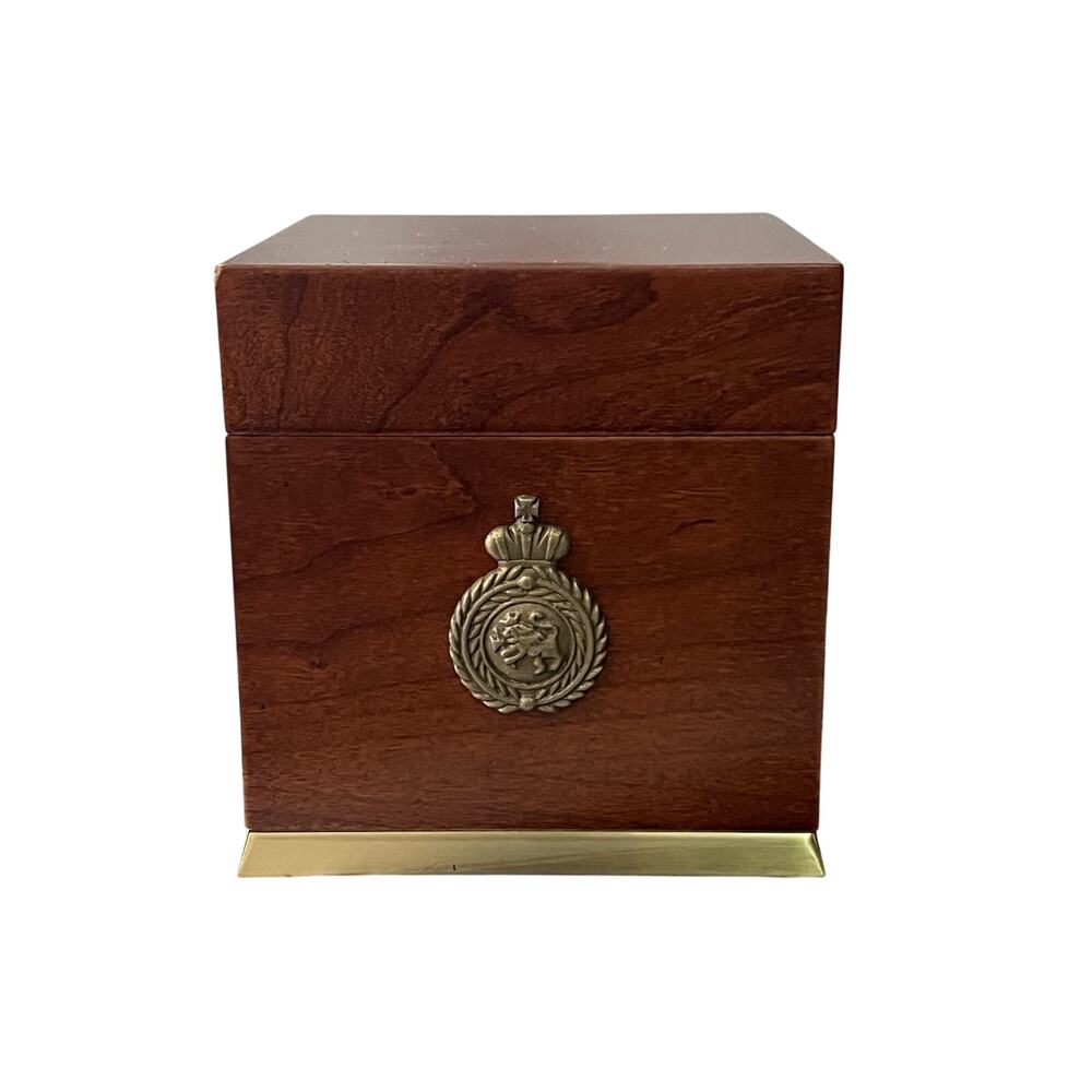 Vintage Wood and Brass Bombay Company Box 1996 Taiwan Cherry Hinged Crest
